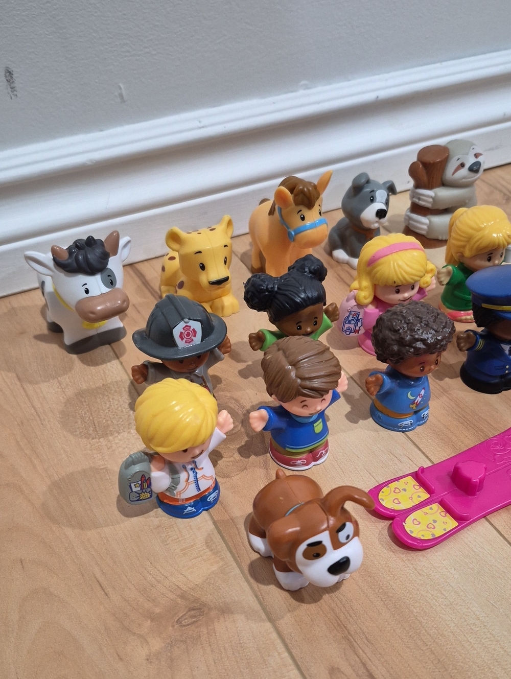 16 Fisher Price Little People Animals & People - Picture 3 of 3